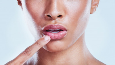 Yuk, Cerahkan Bibir Gelap dengan Cara Ini!